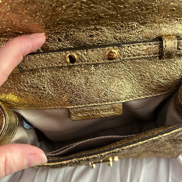 Michael Kors Golden Chained Crossbody Bag with squeeze closure - Picture 7 of 8